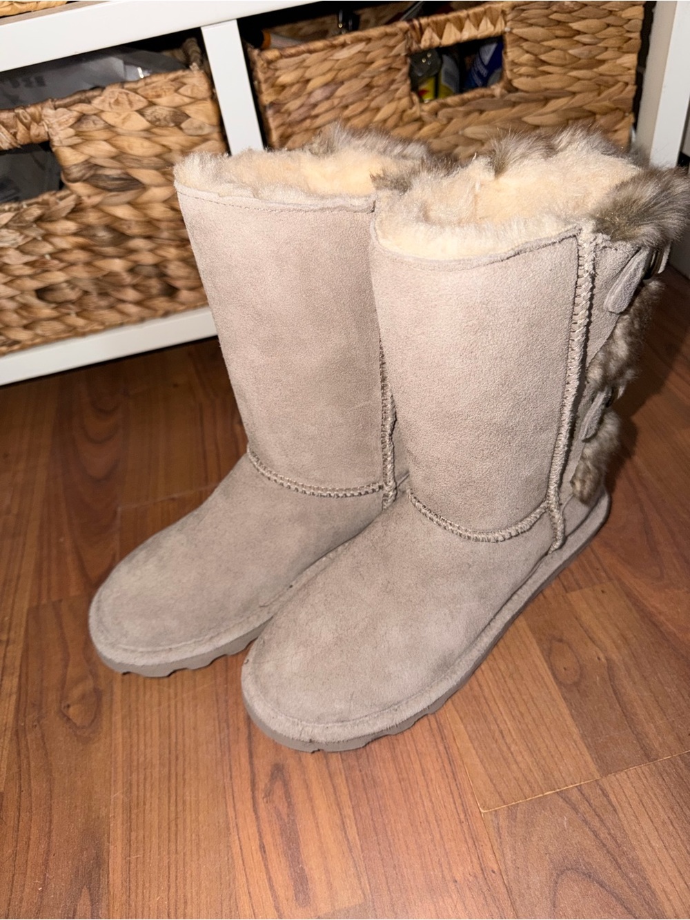 Bearpaw taupe boots